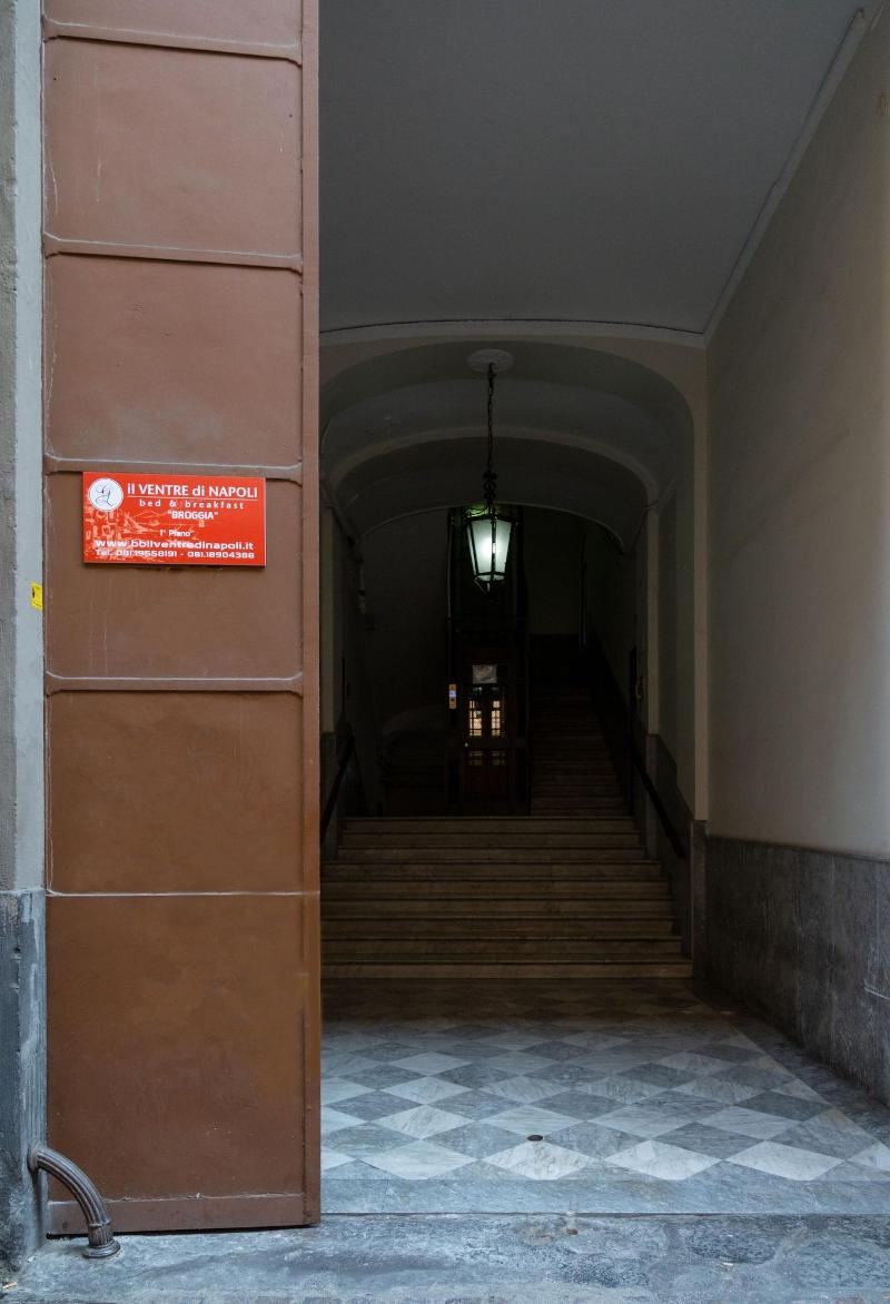 Il Ventre Di Napoli Broggia - Lobi