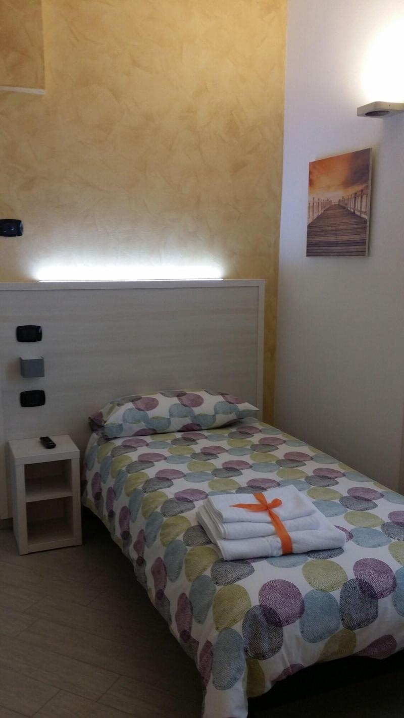 BelSorrisoVarese - Dormire Felice Rooms&Apartments - Oda