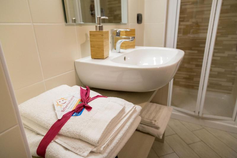 BelSorrisoVarese - Dormire Felice Rooms&Apartments - Oda