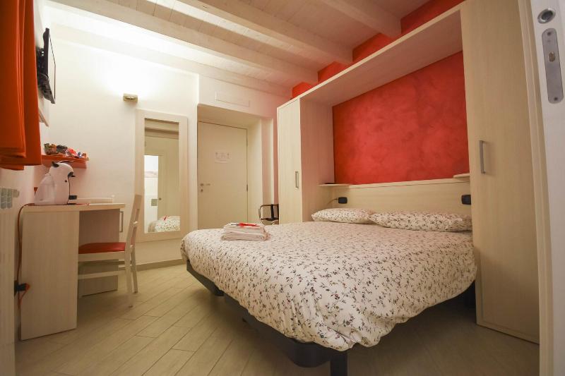 BelSorrisoVarese - Dormire Felice Rooms&Apartments - Oda