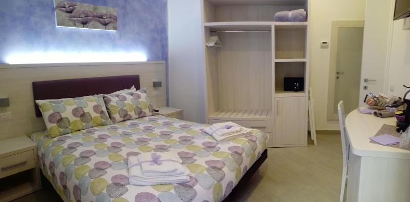 BelSorrisoVarese - Dormire Felice Rooms&Apartments - Oda
