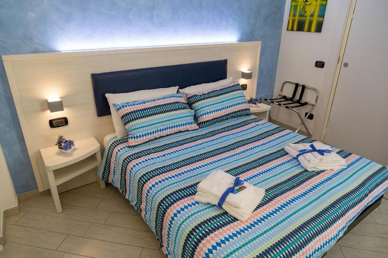 BelSorrisoVarese - Dormire Felice Rooms&Apartments - Oda