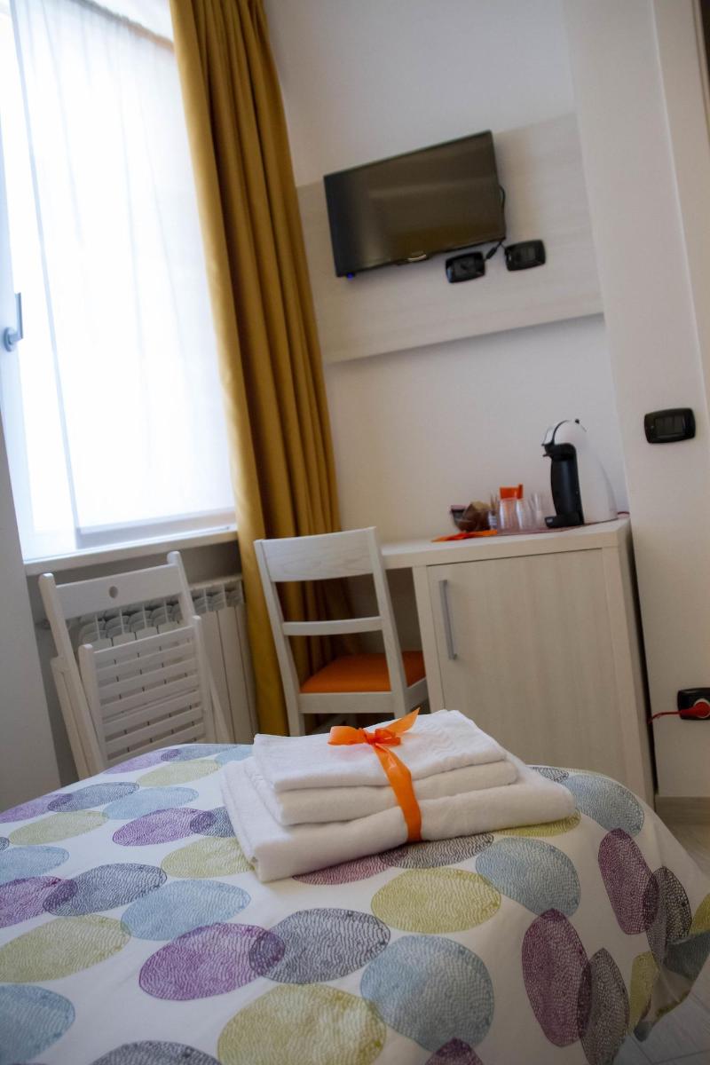 BelSorrisoVarese - Dormire Felice Rooms&Apartments - Oda
