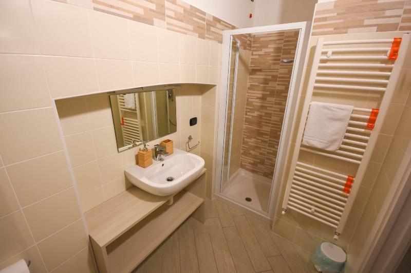 BelSorrisoVarese - Dormire Felice Rooms&Apartments - Oda