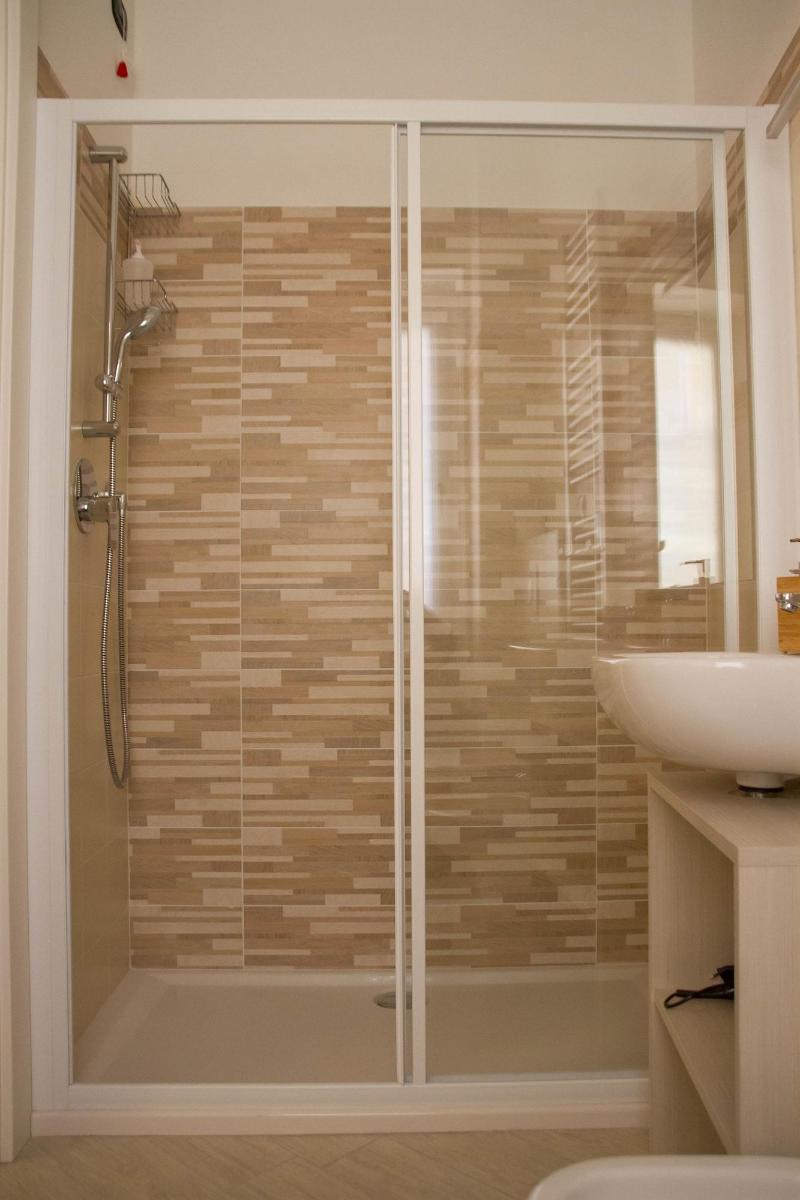 BelSorrisoVarese - Dormire Felice Rooms&Apartments - Oda