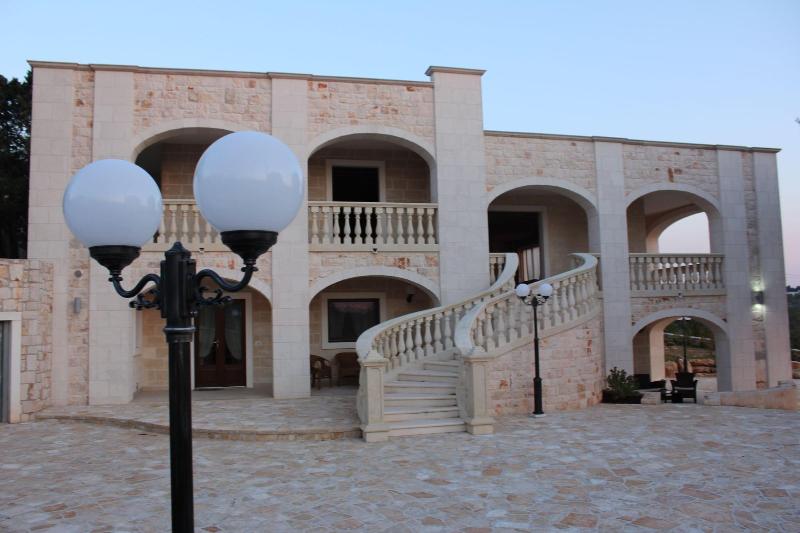 Holiday Gli Archi - Genel