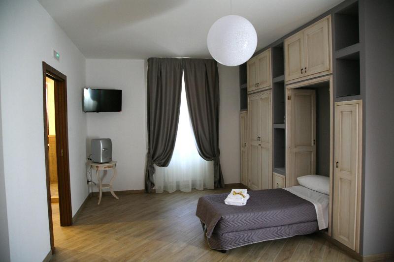 Holiday Gli Archi - Oda
