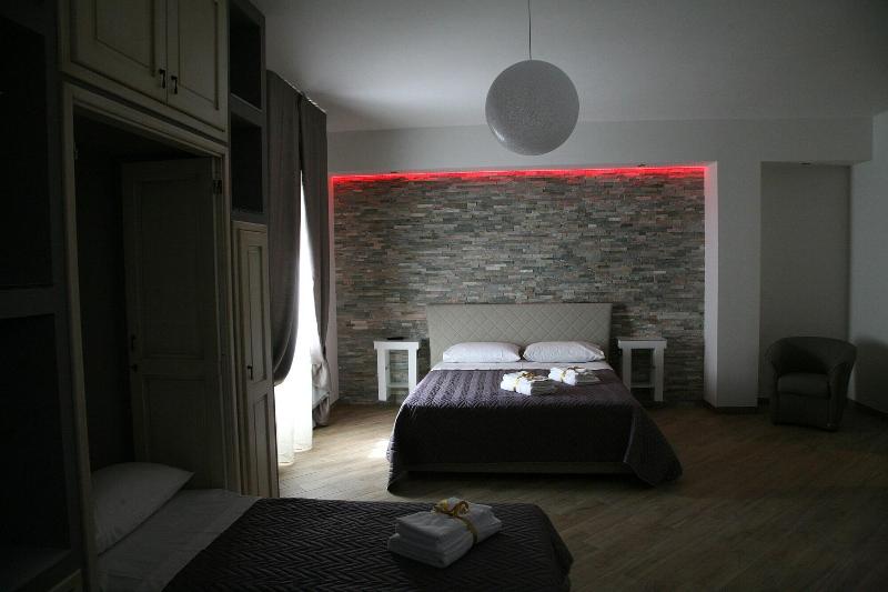 Holiday Gli Archi - Oda