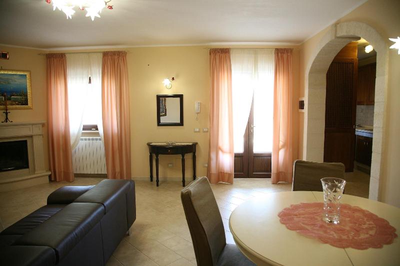 Holiday Gli Archi - Oda