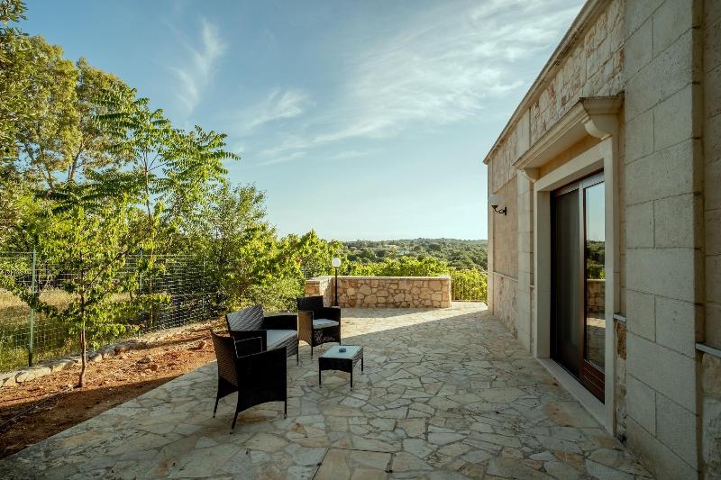 Holiday Gli Archi - Oda