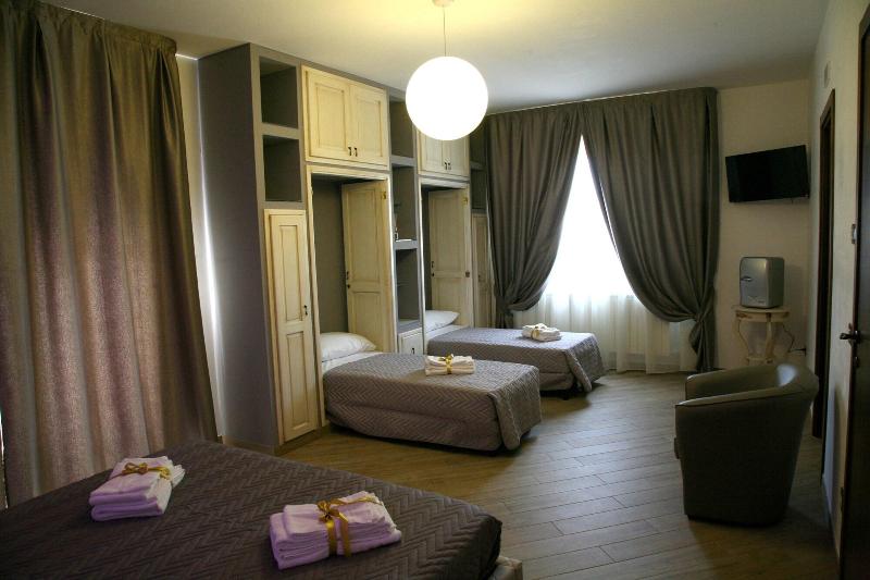 Holiday Gli Archi - Oda