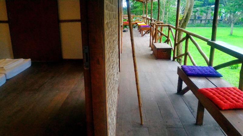 Ronia Mountain Villa Lembang - Oda