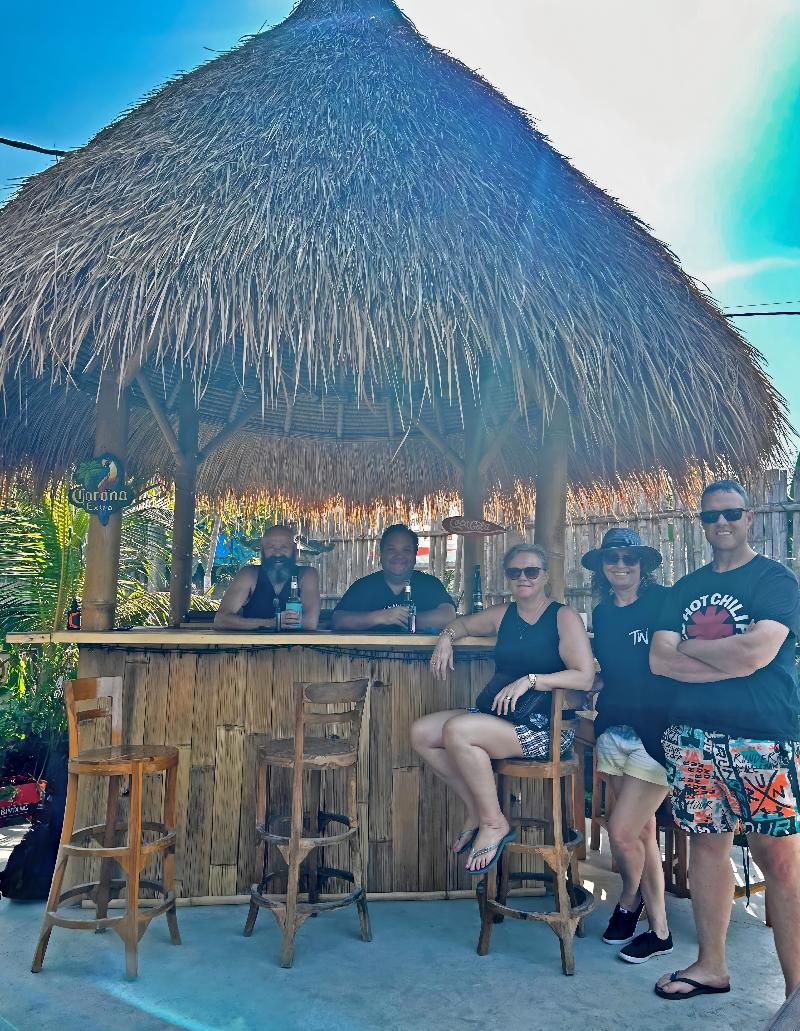 Island Garden Huts & Yoga Shala - Bar