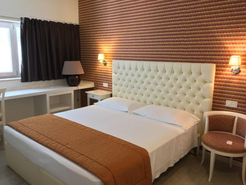Nuova Opera Rooms - Genel