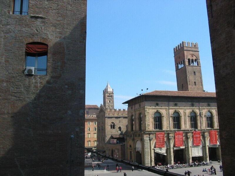 Casa Isolani Piazza Maggiore 1.0 - Oda
