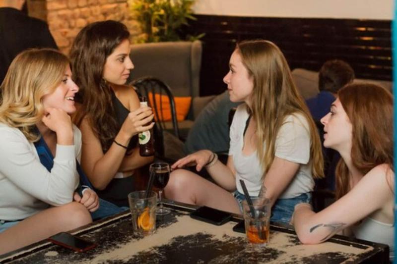 Queen Hostel - Bar