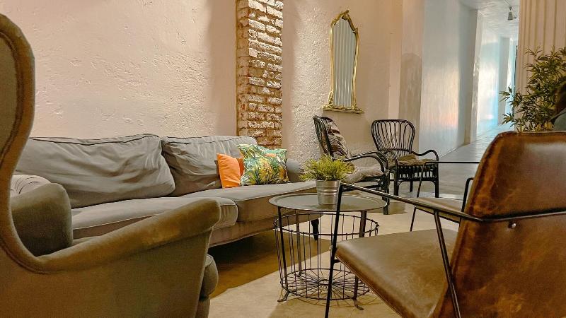 Queen Hostel - Lobi