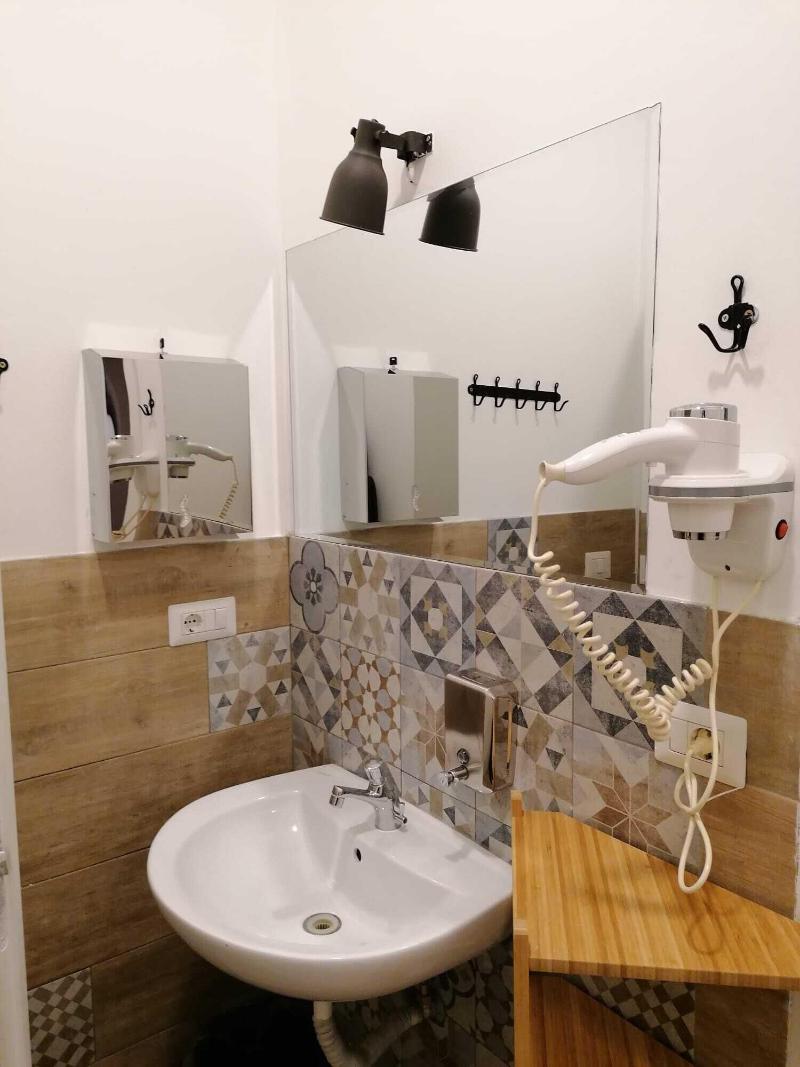Queen Hostel - Oda