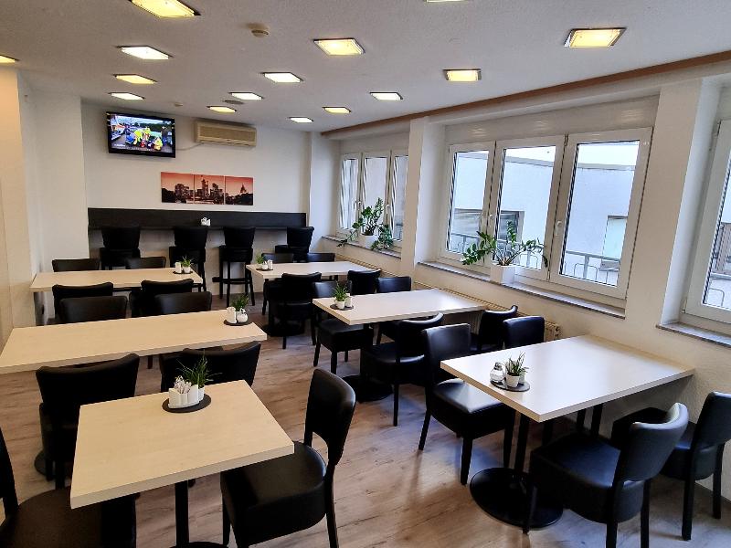 Adler Hotel Frankfurt - Genel
