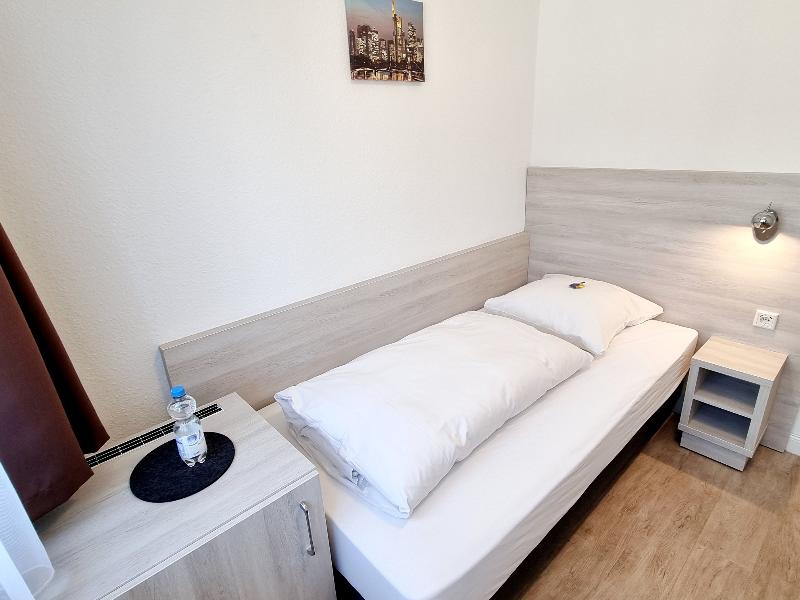 Adler Hotel Frankfurt - Oda