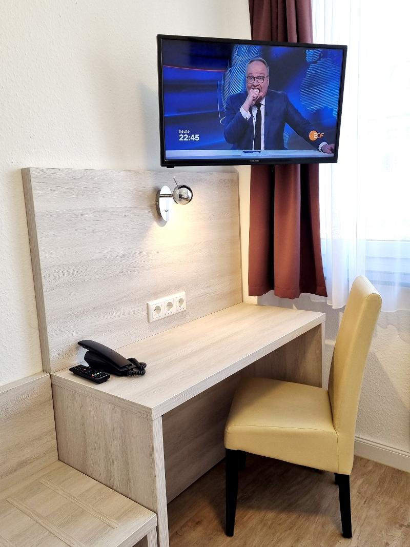 Adler Hotel Frankfurt - Oda