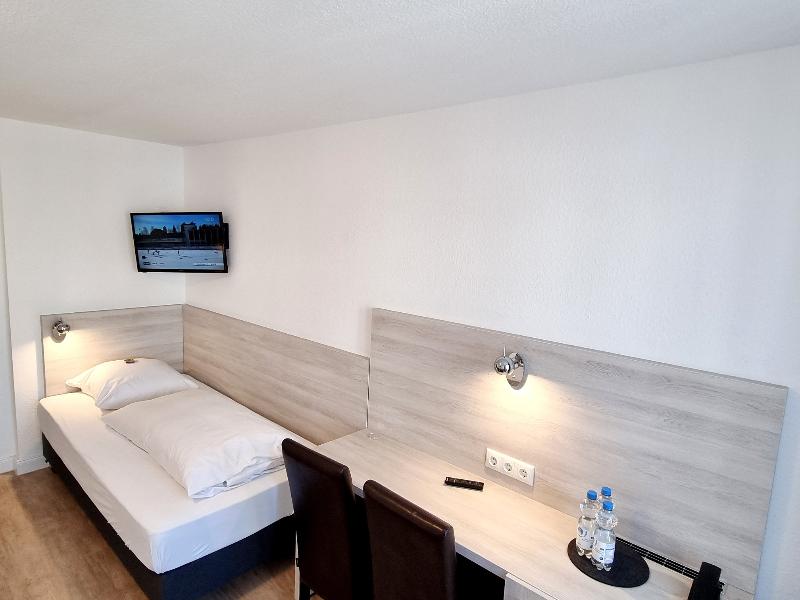 Adler Hotel Frankfurt - Oda