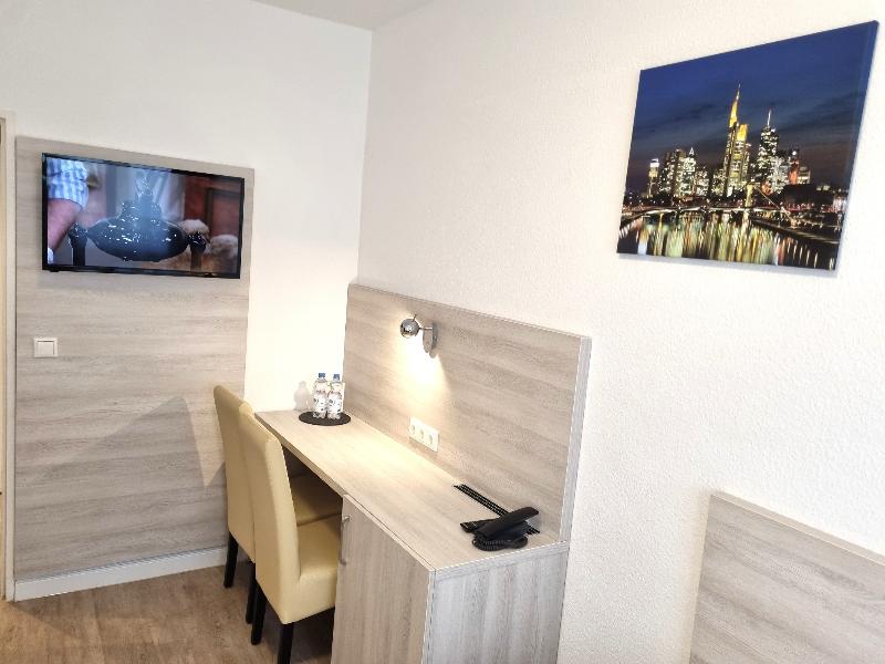 Adler Hotel Frankfurt - Oda