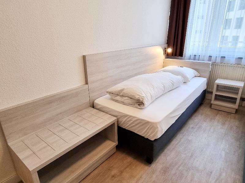Adler Hotel Frankfurt - Oda