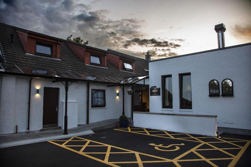 The Skye Inn - Genel