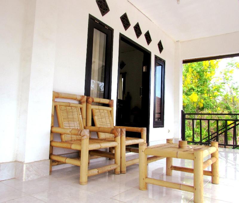 The Rabbit Tree - Hostel - Genel