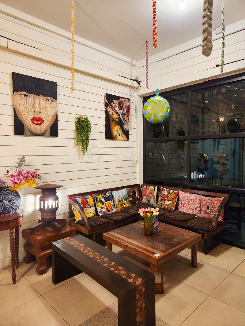 Back Home Backpackers - Hostel - Lobi