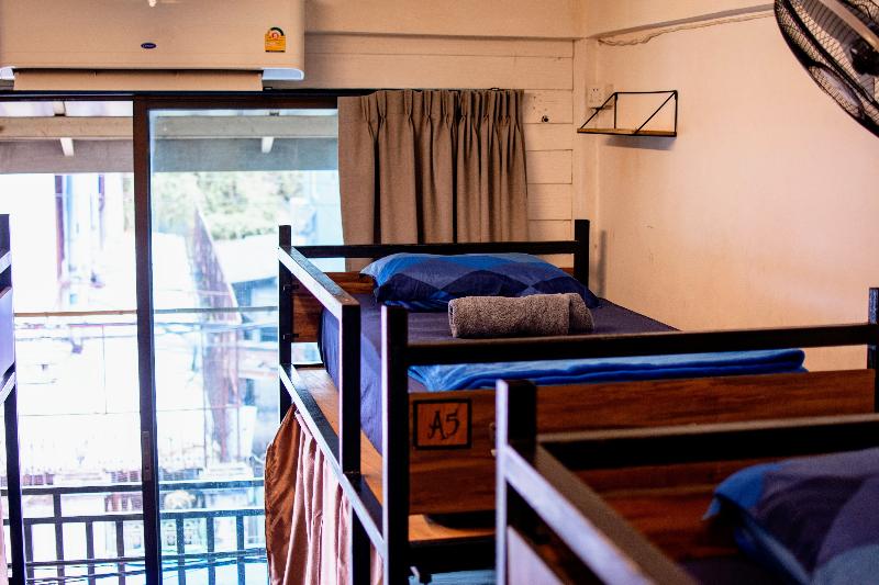 Back Home Backpackers - Hostel - Oda