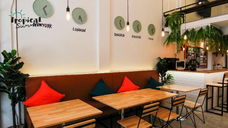 Tropical Summer Hostel - Bar