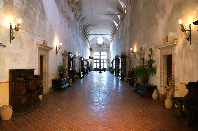 Abbazia Santa Maria Del Bosco - Lobi