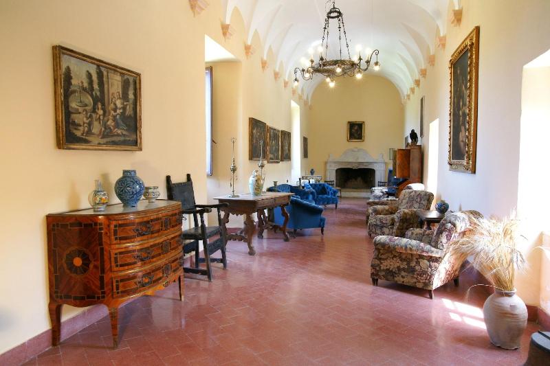 Abbazia Santa Maria Del Bosco - Lobi