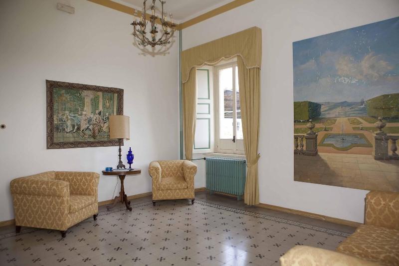 Castello Di Serragiumenta - Lobi