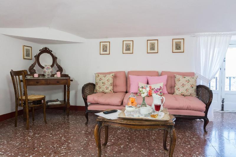 Castello Di Serragiumenta - Oda