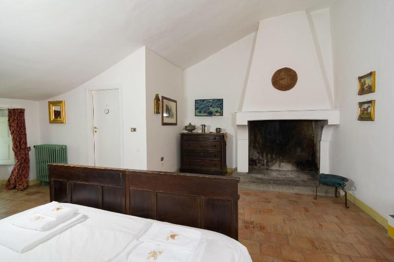 Castello Di Serragiumenta - Oda