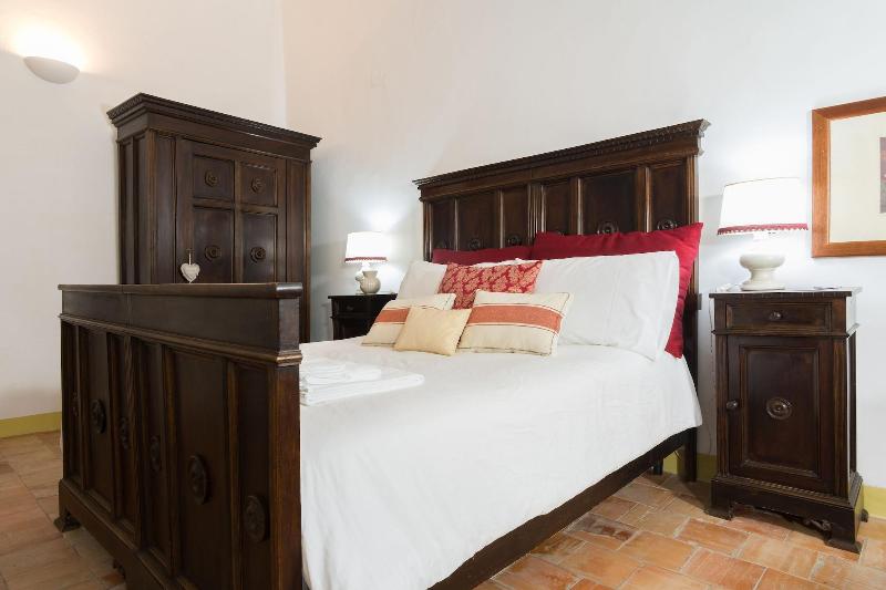 Castello Di Serragiumenta - Oda
