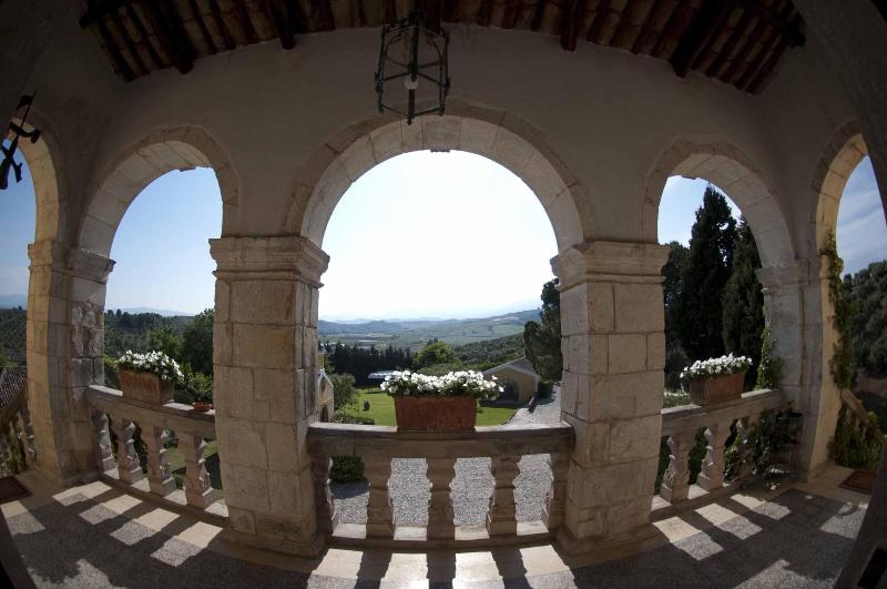Castello Di Serragiumenta - Teras