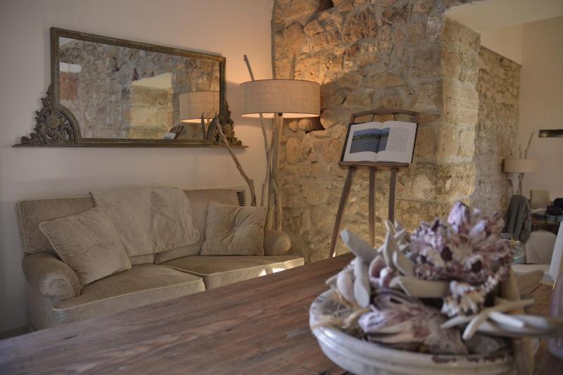 Scilla Maris Charming Suites-Restaurant - Lobi