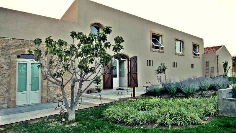 Scilla Maris Charming Suites-Restaurant - Genel