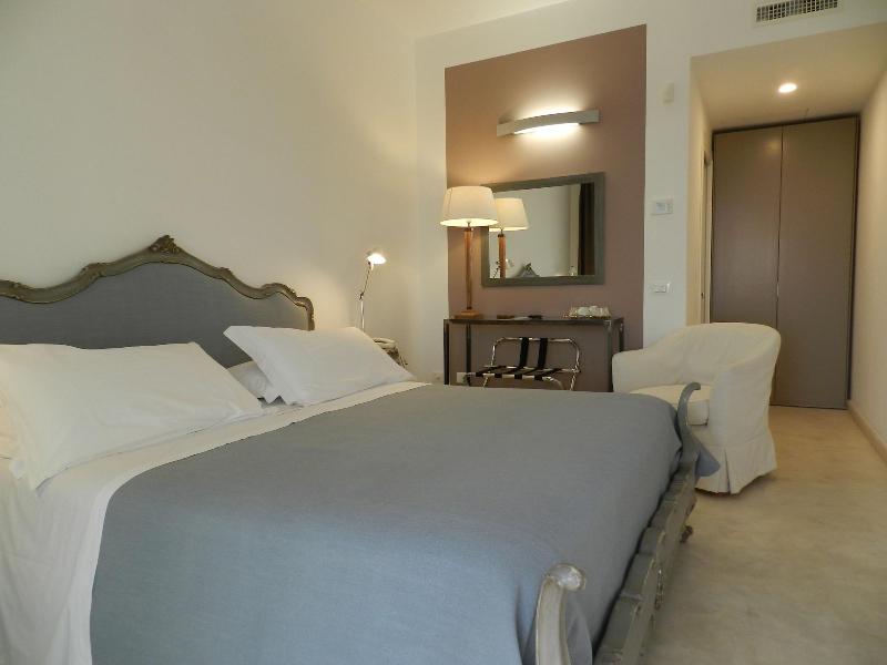 Scilla Maris Charming Suites-Restaurant - Oda