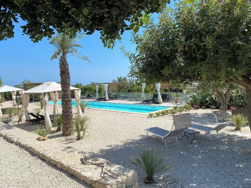 Scilla Maris Charming Suites-Restaurant - Havuz