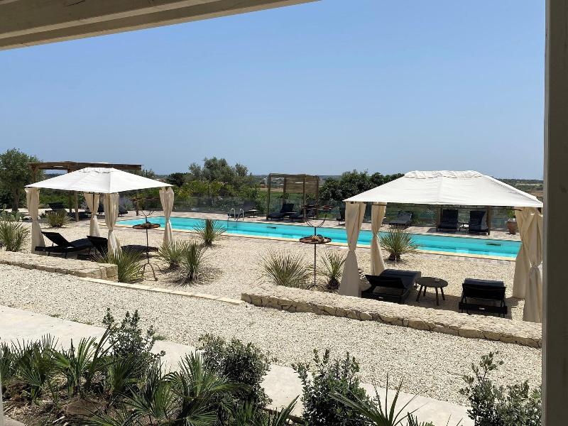 Scilla Maris Charming Suites-Restaurant - Havuz