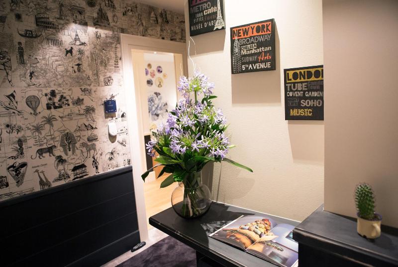 Cinque Luxury Rooms - Lobi