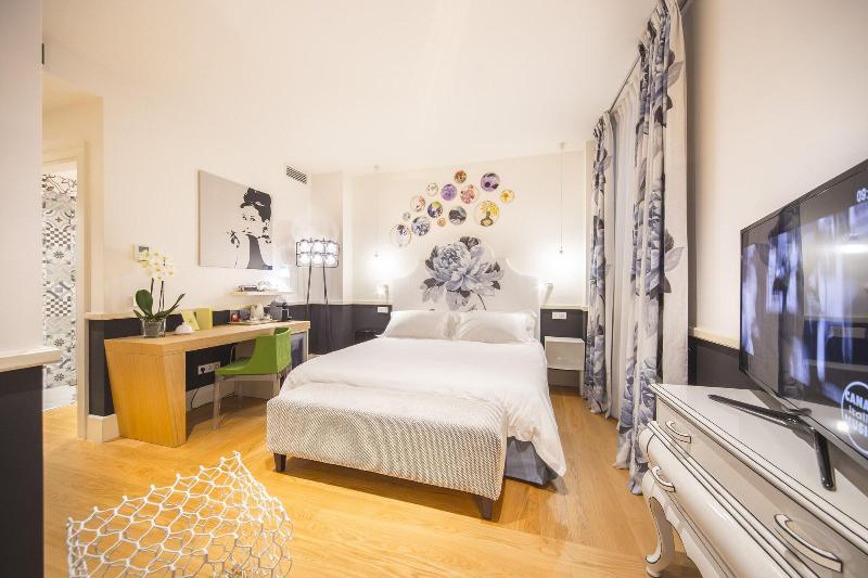 Cinque Luxury Rooms - Oda