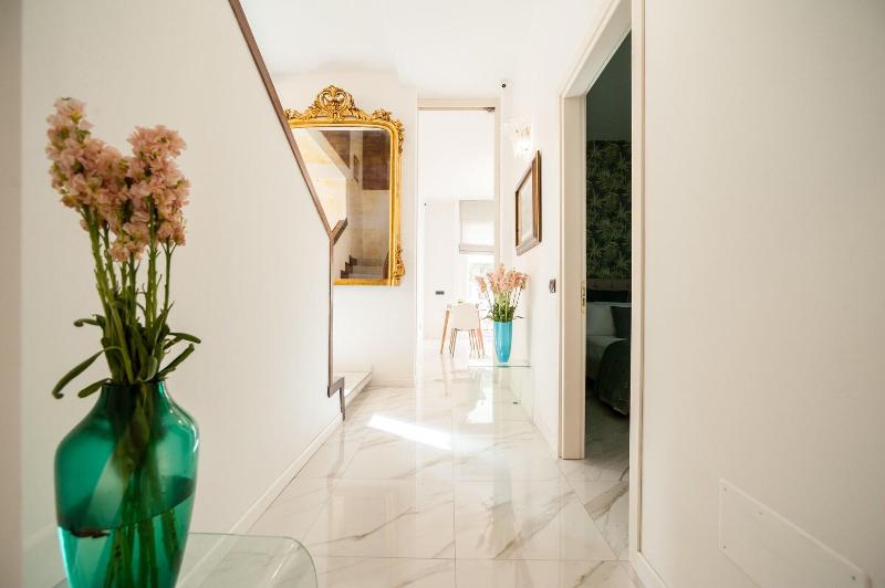 Dream House - Lobi