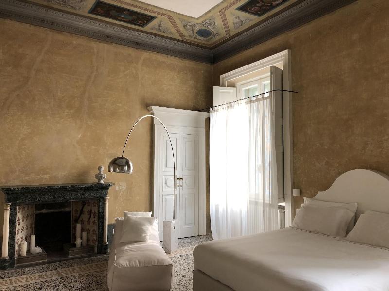 Palazzo Albricci Peregrini - Oda