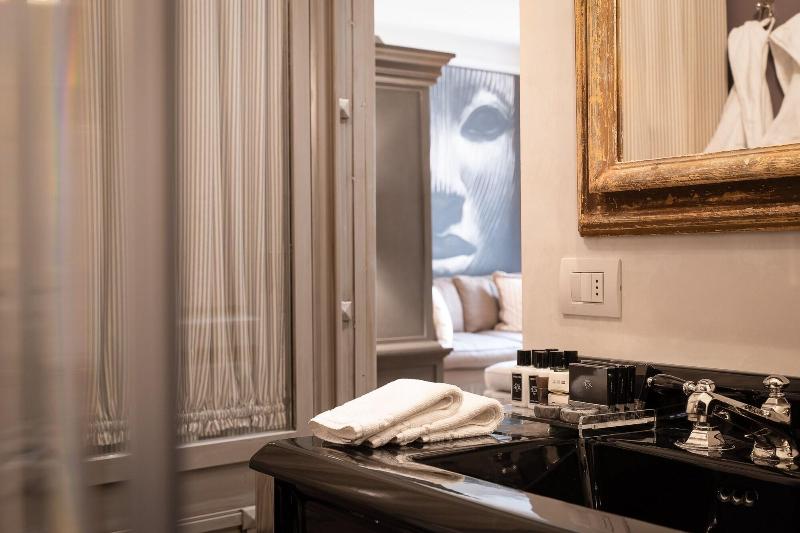 Corte Calzaiuoli Elegant Suites - Oda